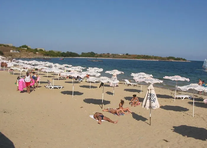 Апартамент On The Sea At St Nikolas Complex-ira