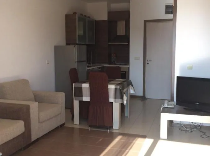 Апартамент On The Sea At St Nikolas Complex-ira